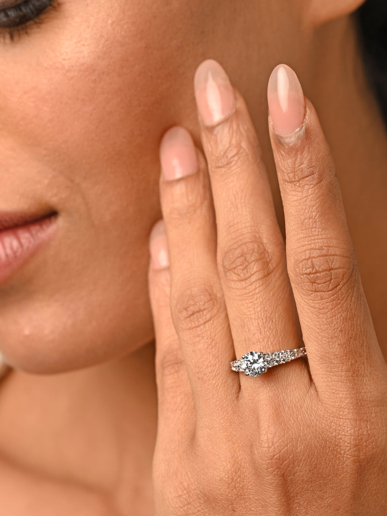 CLARA Pure 925 Sterling Silver V Solitaire Finger Ring with Adjustable Band 